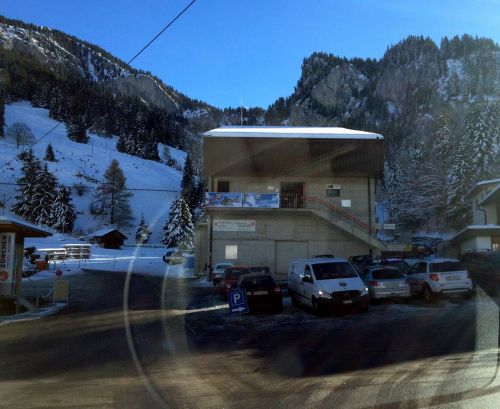 Nach zehn Minuten erreicht man die Talstation der Gondel Elsigbach-Elsigenalp
