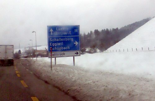 Bei Schüpbach gehts nach rechts Richtung Eggiwil - auch die Lifte beim Chuderhüsi oder in Linden wären recht nahe hier
