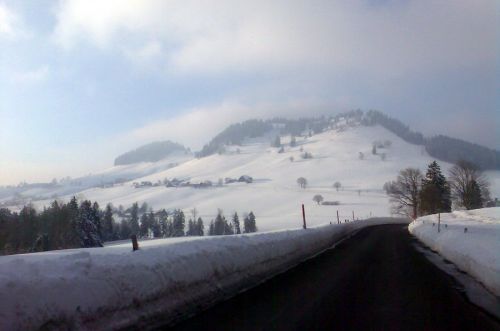 Rückfahrt via Riffenmatt nach Bern (links das Guggershörnli)
