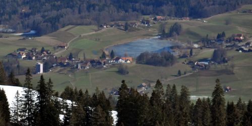 Dittligsee aus dem Gurnigel gesehen
