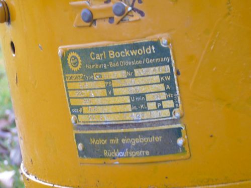 Firmenschild des Antriebs
