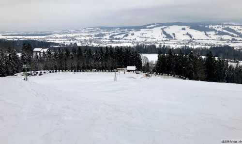 La Chia, 29. Januar 2023 - Reportage dieses Tages mit Video [url=https://blog.jacomet.ch/vintage-skifahren-teil-49-la-chia-bei-bulle/]hier[/url]
