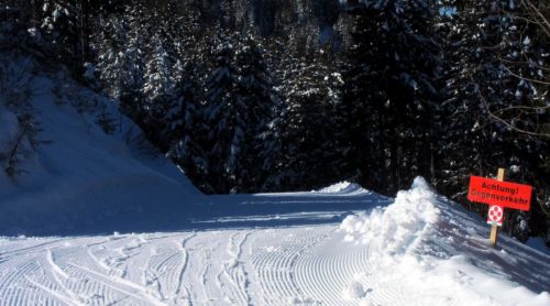 Noch eine "Piste hintenrum" - nach einige Stockstössen erreichar. Kommt ebenfalls später!
