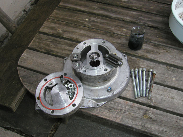 Zerlegte Hydropumpe SL-9H, April 2004

