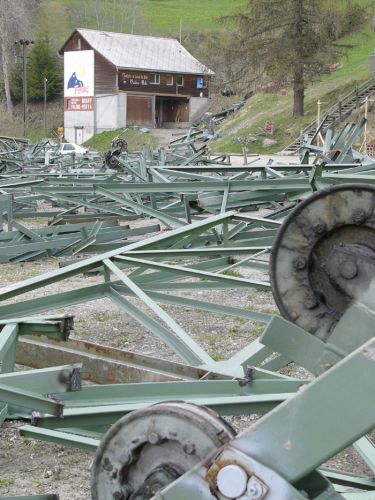 Abbruch Ski- und Sessellift Feldis-Mutta, 13. Mai 2004 (Claude Gentil)
