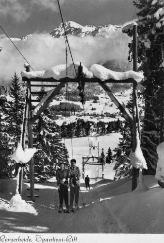 Postkarte Constam-Skilift Tgantieni, ca. 1950er-Jahre (Archiv [url=http://skilift-nostalgie.ch]Jakob Schuler[/url])
