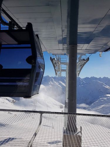 10er-Gondel Oberalppass-Schneehüenerstock, 1.12.2018 (Foto: zvg)
