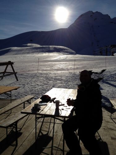 Wir fahren heuer seit 30 Jahren Ski zusammen - erstmals 1982 auf dem Oberalppass... ein würdiger Jubiläumstag!
