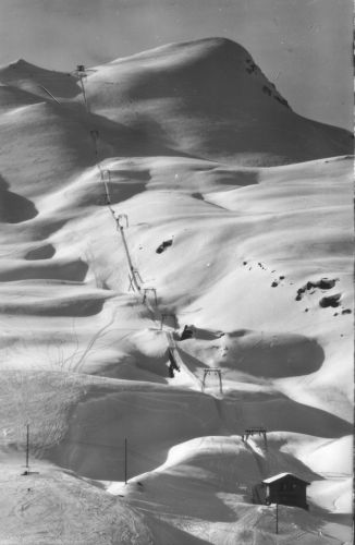 Lauberhorn-Skilift, ca. 1940er-Jahre (Postkarte, Photo-Verlag Gyger, Adelboden, Nr. 8788, "Kleine Scheidegg, Lauberhorn Skilift") - Postkarte in Wengen gekauft im März 2006

