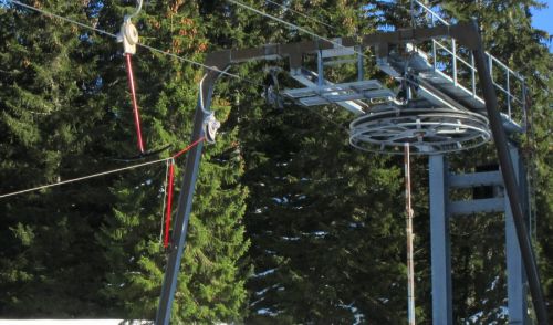 Ups... da die Bergstation unbesetzt war, musste immer einer mit dem Schneetöff raufdüsen
