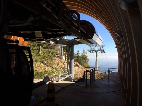 Bergstation -  [url=http://www.jacomet.ch/themen/skilift/album/thumbnails.php?album=351]mehr Bilder der neuen Gondelbahn in diesem Album[/url] 

