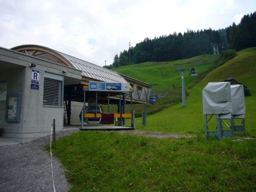 Kombilift Alt St. Johann - Sellamatt - [url=http://www.jwalker.ch/sas/sas-01.html]so sah die Bahn vor 2003 aus[/url]
