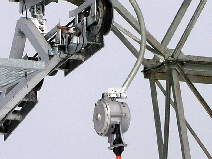 Skilift Weisse Steine-Pizolhütte (Garaventa) mit Doppelmayr-Gehängen
