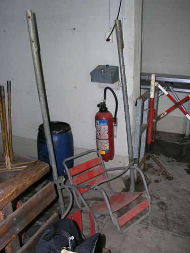 In der Gondelbahn-Bergstation, alter Einersessel
