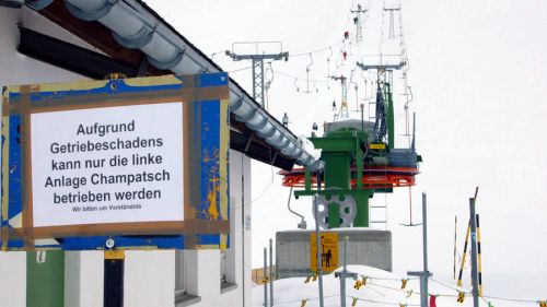 Talstation Champatsch, 25. März 2007 - der rechte (neue) Lift war gerade defekt
