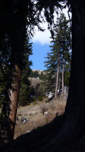 Weiter oben: Blick zur Ex-Bergstation Cungieri
