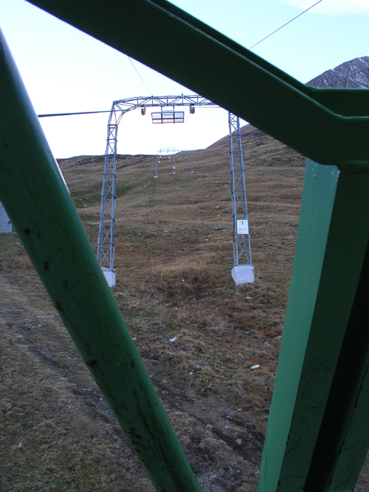 November 2005
