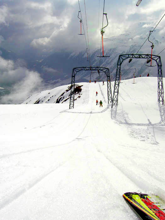 April 2006
