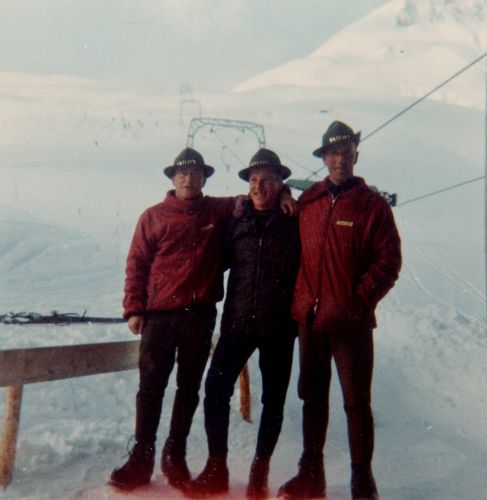 Milez-Team, ca. 1963 - mit den damals charakteristischen Hüten mit der Aufschrift "Skilift"
