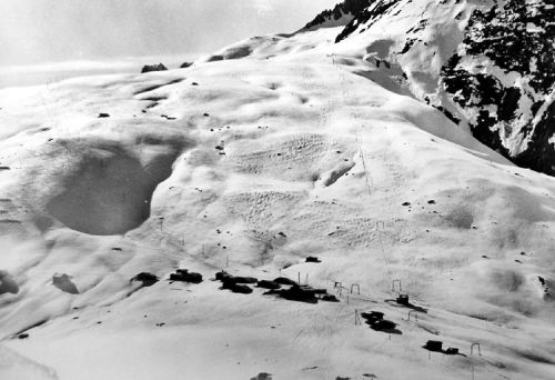 Postkarte "Flugaufnahme Skigebiet Milez bei Sedrun", Flugfoto Werner Friedli, Brüttisellen ZH, Nr. 2809, ca. 1964/65
