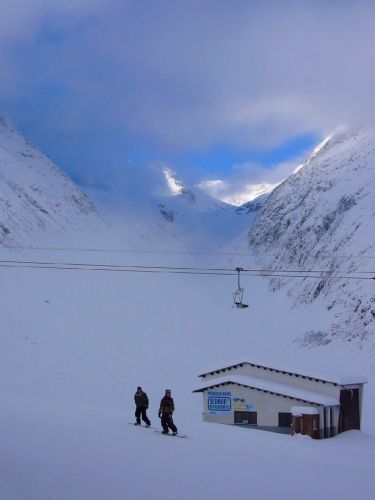 10. Dezember 2006: Saisonstart in Sedrun - hier die verwaiste Talstation
