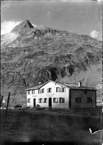 Oberalppass, vermutlich 1930er-Jahre (Archiv Fam. Jacomet / Emil Goetz, Photograph, Luzern)
