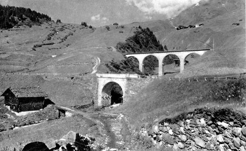 Dieni in einer Zeit, bevor es Skilifte im Tal gab - vermutlich 1940er-Jahre (Archiv Gabi Monn)
