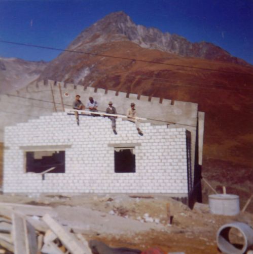 Bau der Skilifte Dieni-Milez-Cuolm Val, Herbst 1962
