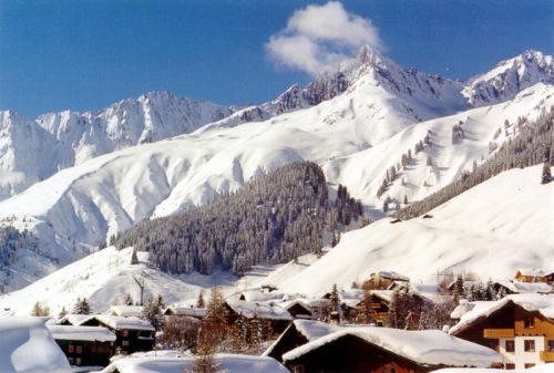 24. Februar 1999, Sedrun unter Schneemassen wie seit Ostern 1975 nie mehr
