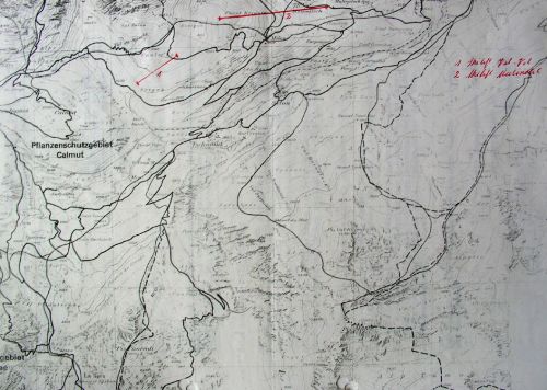 Plan der geplanten neuen Anlagen anno 1979: Der [url=http://skiliftfotos.ch/go/valvalskilift]Skilift Val Val[/url] (links) wurde gebaut, allerdings weiter link aus hier eingezeichnet; der Skilift Mulinatsch wurde nie verwirklicht.
