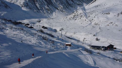 16. Dezember 2006 - [url=http://www.jacomet.ch/themen/skilift/album/thumbnails.php?album=149]mehr zur Schneelage und zu den Pisten in diesem Bericht[/url] und [url=http://www.alpinforum.com/forum/viewtopic.php?t=19335]in diesem Forum[/url]
