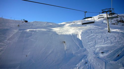 21. Dezember 2007: Eine ganz neue Piste im Skigebiet - zum ersten Mal hats knapp genug Schnee dafür
