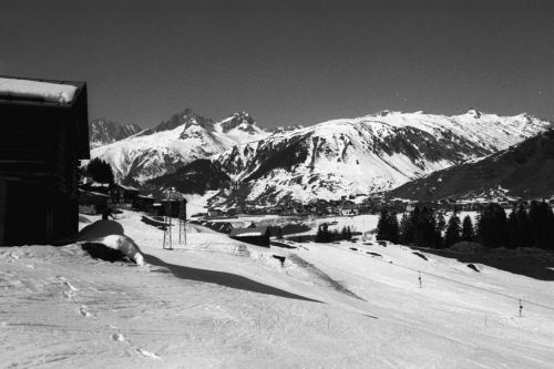 Bilck Richtung Sedrun und Culmatsch, Frühling 1976
