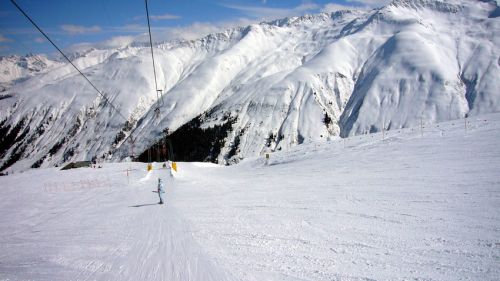 März 2008
