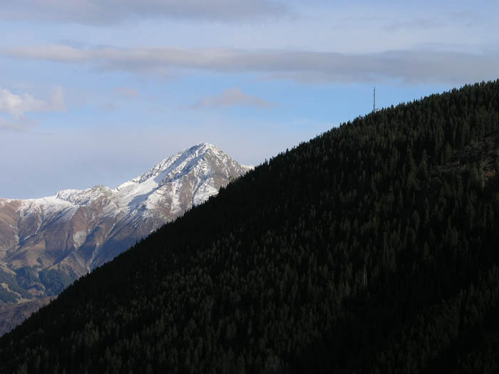 November 2005
