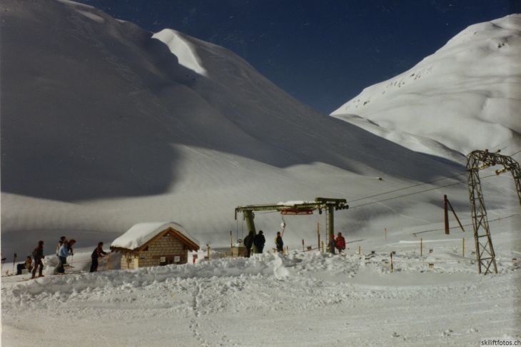Erinnerungen an die Anfänge der Anlagen im Val Val: Skilift-Talstation, ca. 1981
