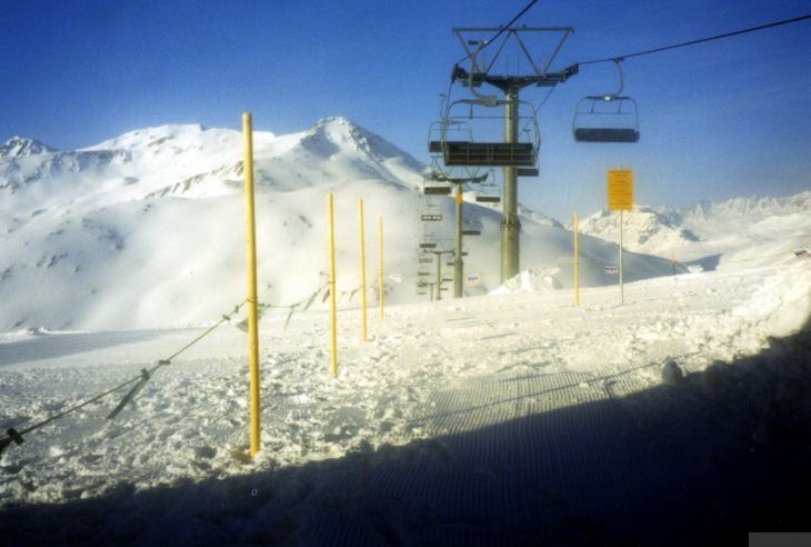 März 1999
