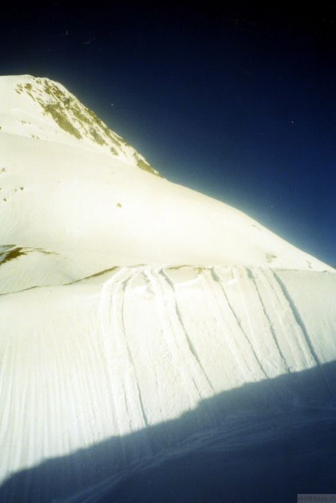 April 1999
