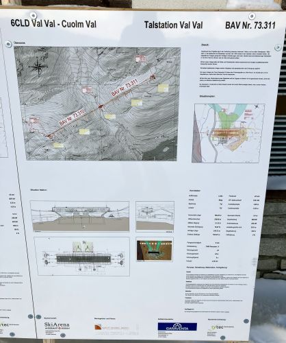 Pläne der neuen kuppelbaren Sesselbahnen, die im Sommer 2025 gebaut werden (Foto vom Januar 2025)
