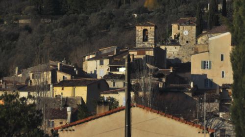 Seillans im Morgenlicht
