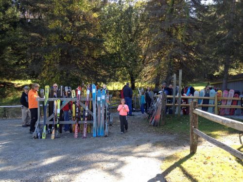 Butternut, 13. Oktober 2013 - dieses Weekend findet ein Ski-Flohmarkt statt

