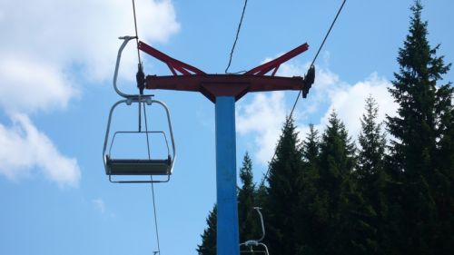 Rumänisches Skigebiet in den Karpaten (Sesselbahn Paltinis-Oncesti) - Fotos eines Kollegen
