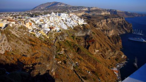 Santorini, August 2008 ([url=http://www.jacomet.ch/fotos/galerie/thumbnails.php?album=73]mehr Bilder von Santorini hier[/url])
