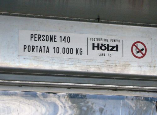 Schild in der 140er-Gondel Cime Bianche - Plateau Rosa, November 2007
