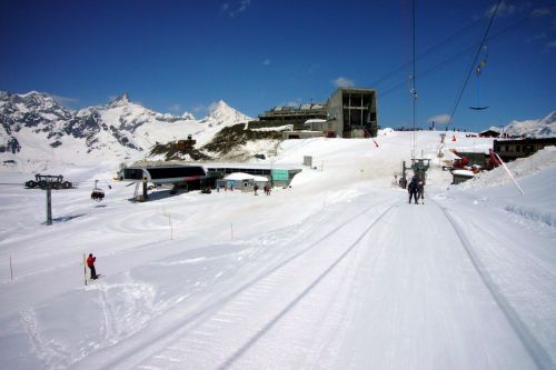 23. April 2009 - [url=http://www.jacomet.ch/themen/skilift/album/thumbnails.php?album=230]mehr Pisten- und Landschaftsbilder dieses Skitages hier[/url]
