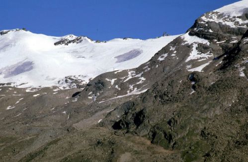 Triftji-Hang, Stockhorn-Bergstation (wenn man genau hinsieht, sieht man noch Teile des unteren Schleppers Gant-Platte, der seit 2000 nicht mehr existiert), Juli 1981 (Foto: intermezzo)
