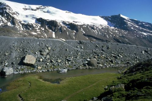 Stockhorn und Hohtäli, Sommer 1988 - man beachte die Grösse des Triftgletschers... (Foto: intermezzo)
