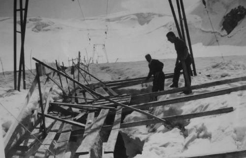 1970er-Jahre, Plateau Rosà: Gletscherspalt im Lifttrassee / Quelle: Museum auf der Testa Grigia
