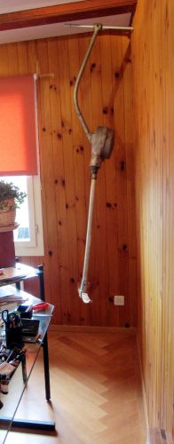 WSO-Gehänge des Typs SL-9 mit Holzsitz an seinem Ehrenplatz im Büro des Galeriebetreibers
