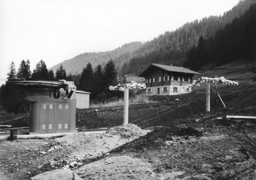 Zweier-Sesselbahn Morgins-La Foilleuse Troistorrents (1983 durch kuppelbare 3er-Sesselbahn von WSO ersetzt), ca. Anfang 1970er-Jahre
